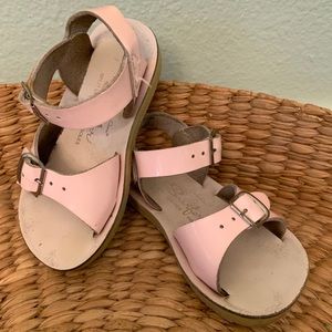See Wees Saltwater Sandals by Hoy, light pink